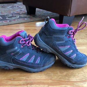 Girls hiking boots